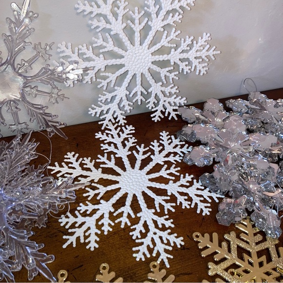 (Free w/ Bundle) Lot of Christmas Ornaments /Decorations (52 Pieces) - Picture 5 of 9